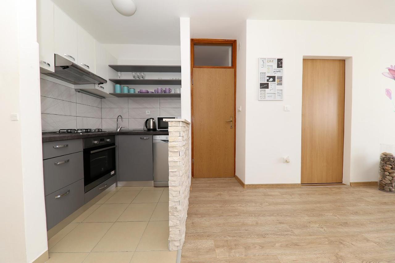 Neluna Appartement Zadar Buitenkant foto